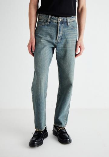 Свободные джинсы