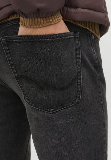 Узкие джинсы