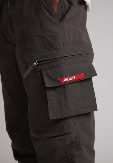 Брюки с накладными карманами