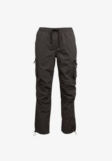 Брюки с накладными карманами