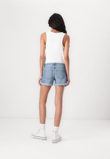 Джинсовые шорты