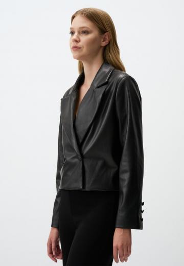 Короткая куртка