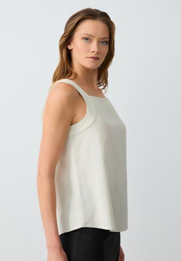 Блузка без рукавов