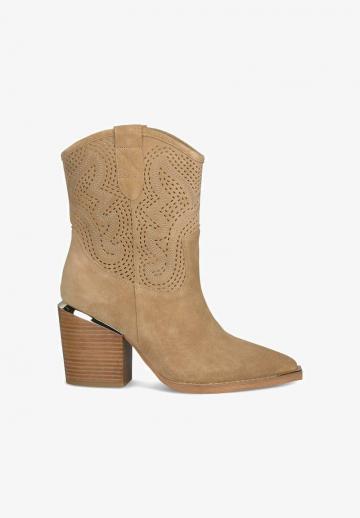 Полусапожки на высоком каблуке