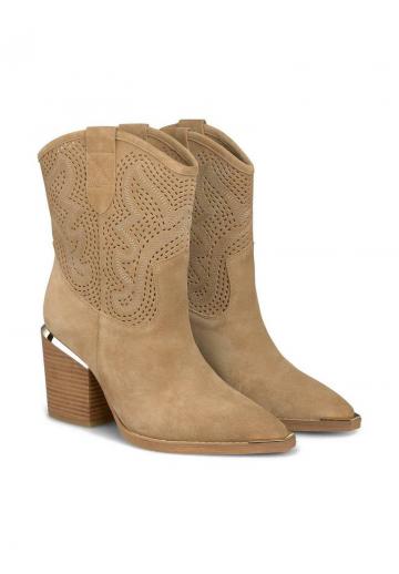 Полусапожки на высоком каблуке