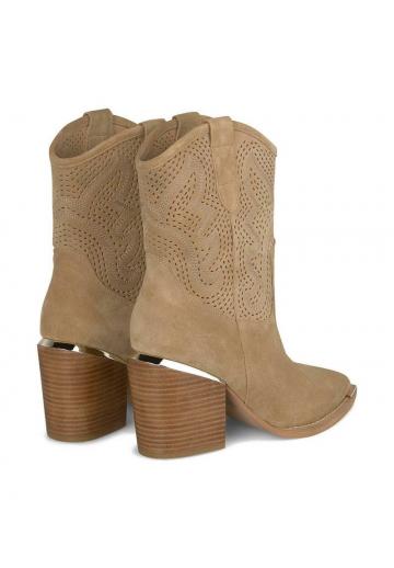 Полусапожки на высоком каблуке