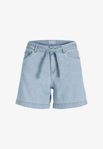 Джинсовые шорты