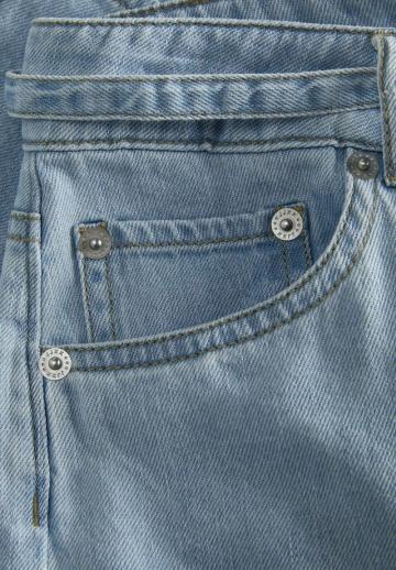 Джинсовые шорты