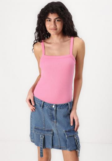 Юбка с накладными карманами