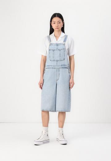 Джинсовый комбинезон