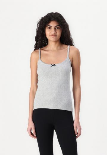 Топ на бретельках