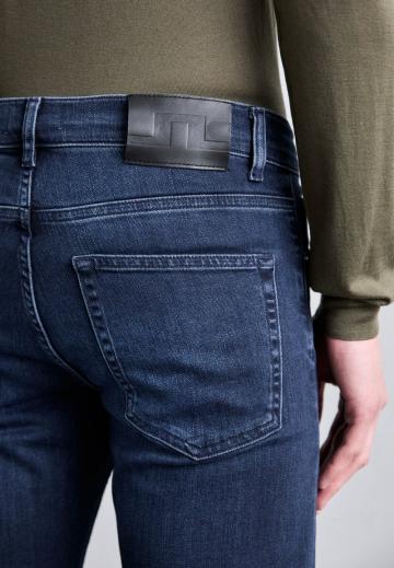 Узкие джинсы