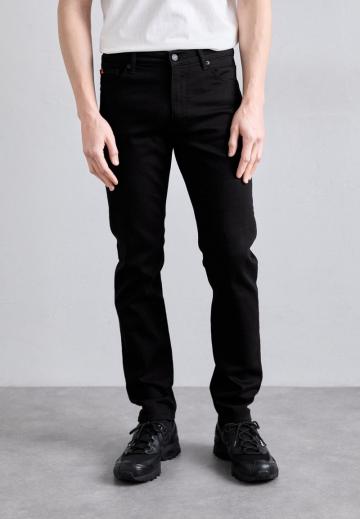Узкие джинсы
