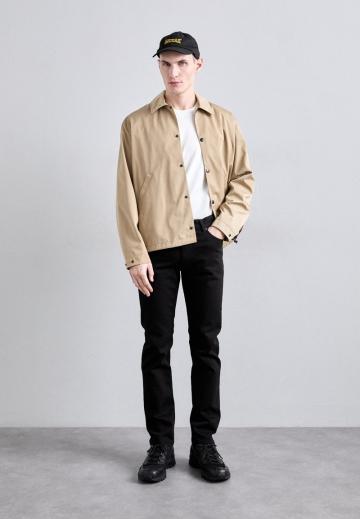 Узкие джинсы