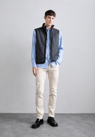 Узкие джинсы