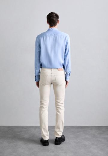 Узкие джинсы