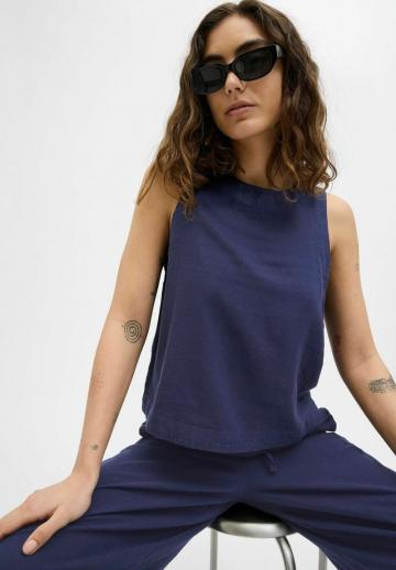 Блузка без рукавов