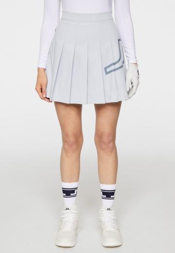 Юбка с накладными карманами