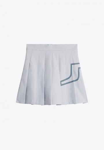 Юбка с накладными карманами