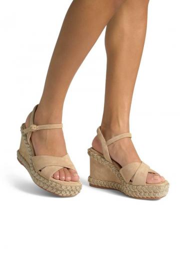 Босоножки на танкетке