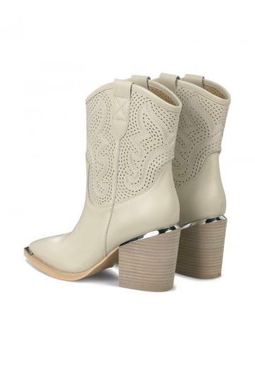 Полусапожки на высоком каблуке