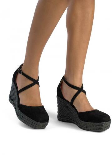 Туфли на танкетке