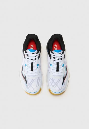 Кроссовки для зала