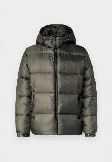 Зимняя куртка