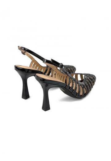 Туфли на высоком каблуке