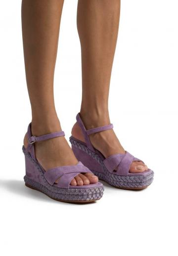 Босоножки на танкетке