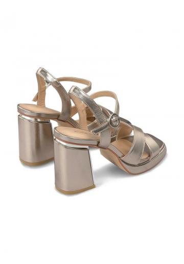 Босоножки на платформе