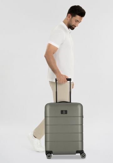 Чемодан на колесах