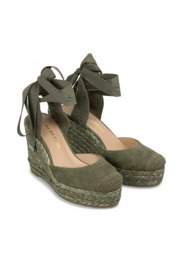 Туфли на танкетке