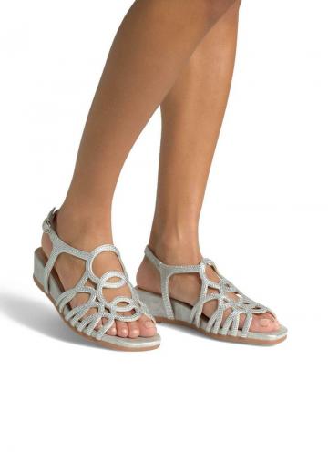 Босоножки на танкетке