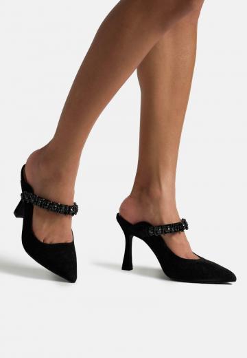 Босоножки на каблуке