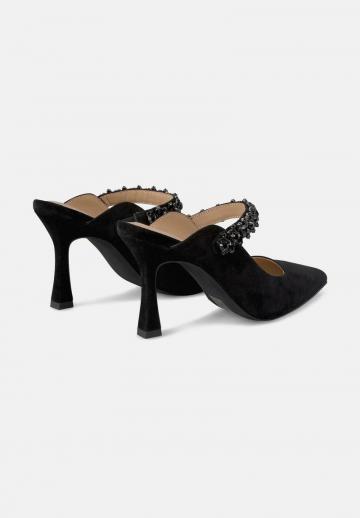 Босоножки на каблуке