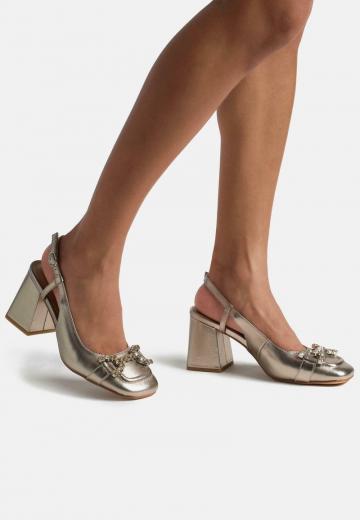 Туфли с высоким носом