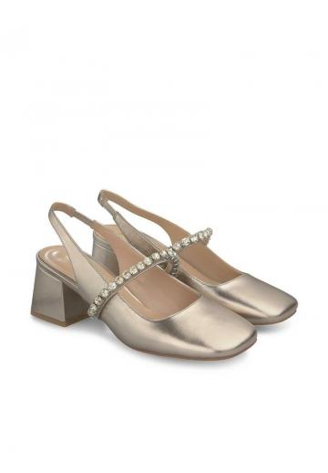 Туфли с высоким носом