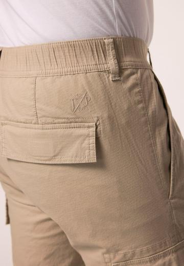 Брюки с накладными карманами