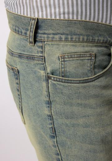 Прямые джинсы