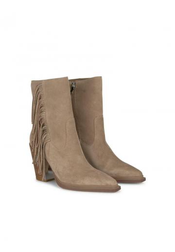 Полусапожки на высоком каблуке