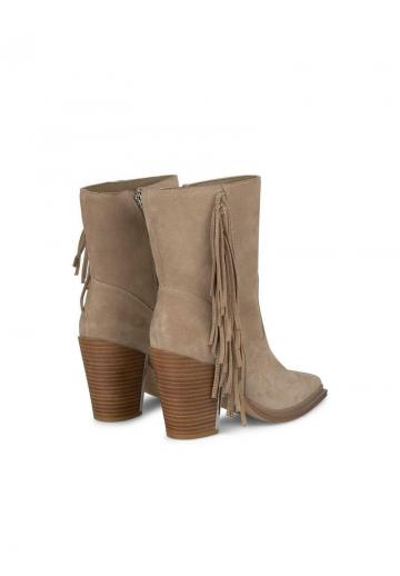 Полусапожки на высоком каблуке