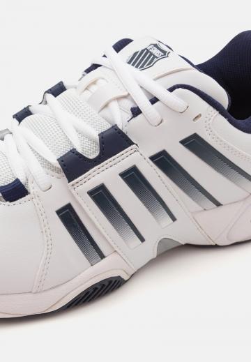 Теннисные кроссовки