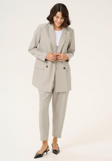 Длинный блейзер