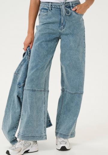 Свободные джинсы