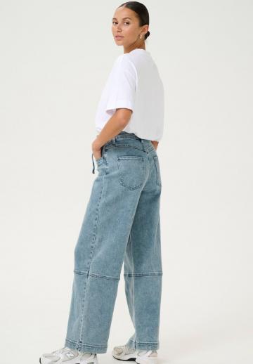 Свободные джинсы