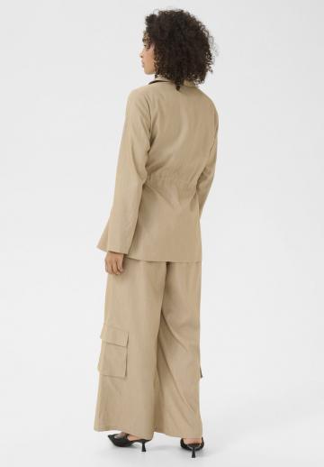 Блейзер с накладными карманами