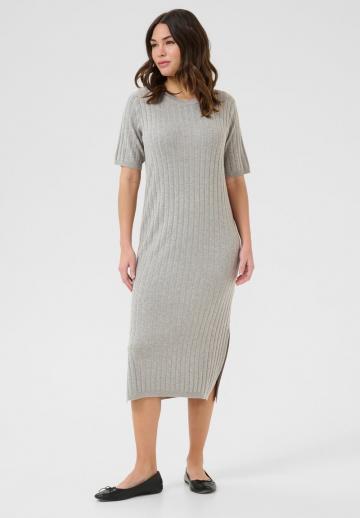Вязаное платье