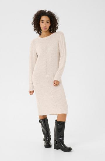 Вязаное платье