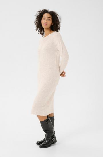 Вязаное платье